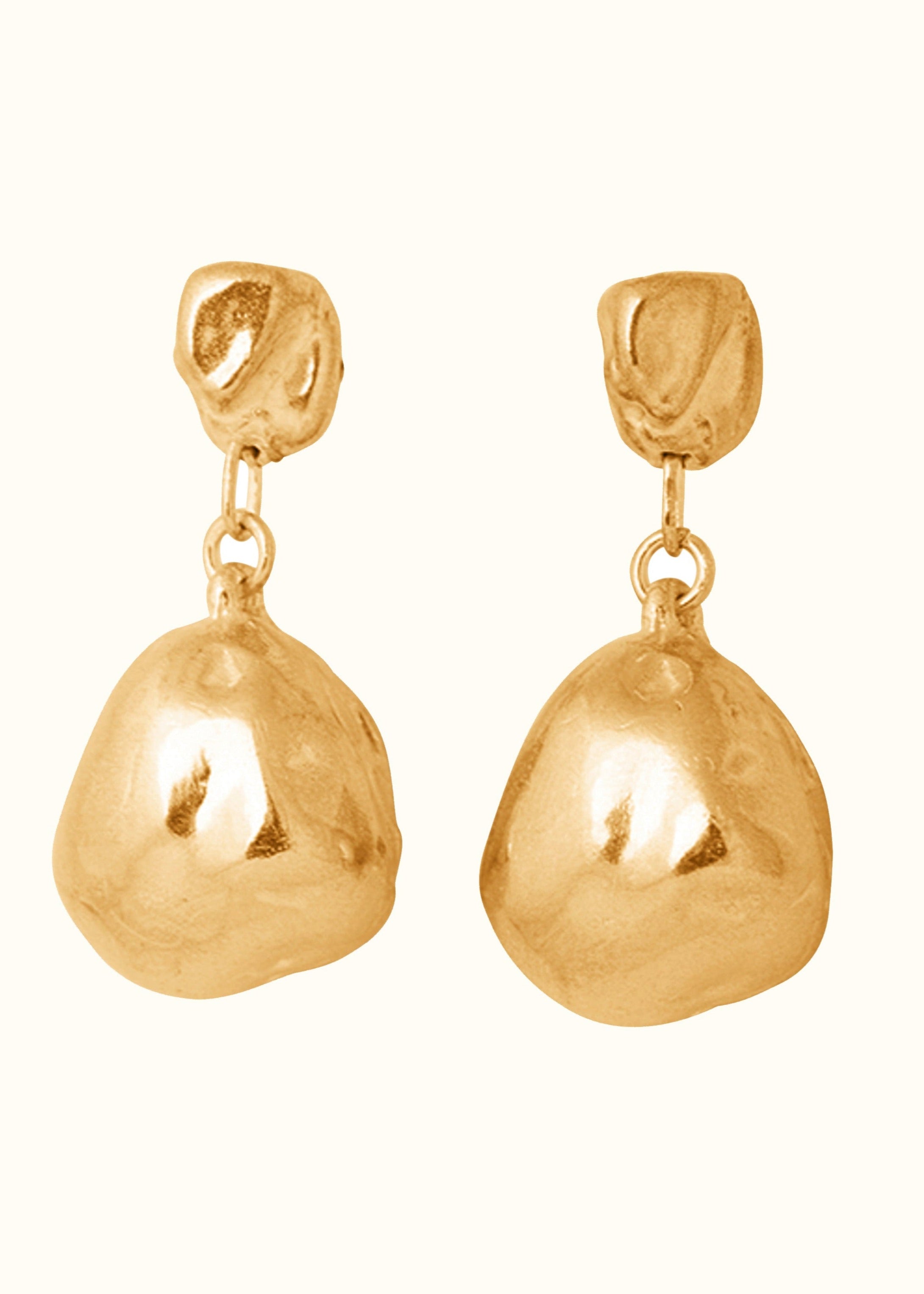 Cast Freshwater Pearl Drop Earrings 01